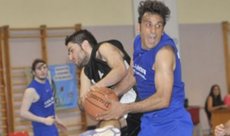 Jugada de encuentro de la final sénior masculina de la temporada pasada. / Kamarero