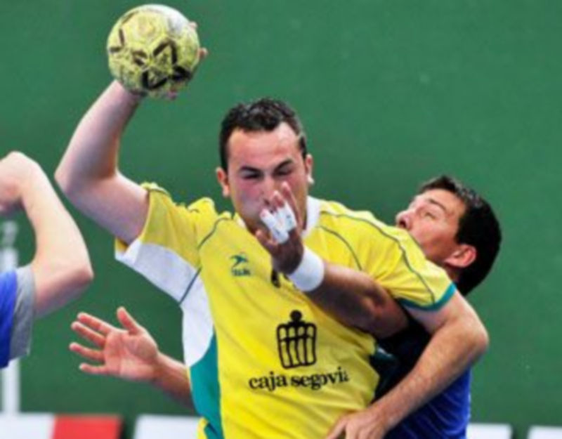 Imagen de uno de los encuentros que el Nava disputó en la fase de ascenso a la Primera Estatal. / KAMARERO