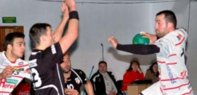 Jugada del partido de Liga de Primera Nacional que enfrentó al Nava con el Antequera en la temporada 2012/2013. / A. Marugán