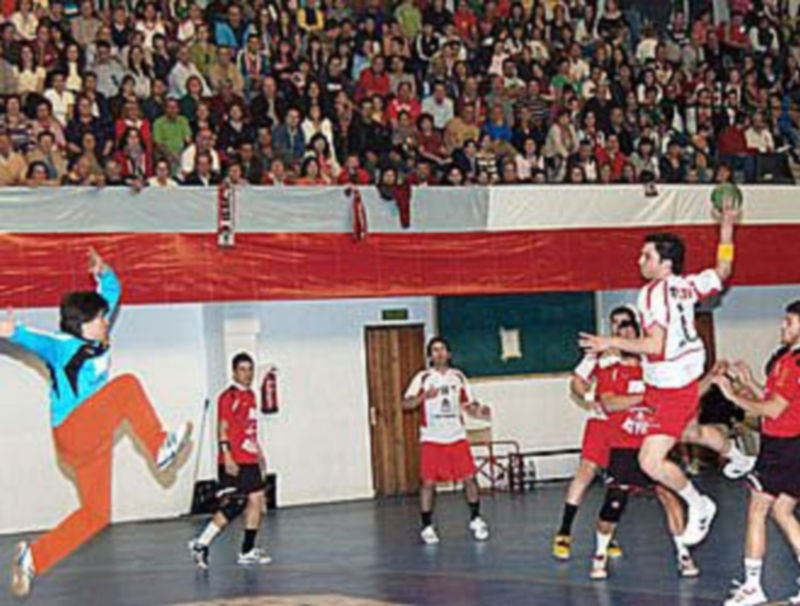 Los jugadores naveros deberán emplearse a fondo ante los rivales que tendrán enfrente en el Sector./ A.MARUGÁN