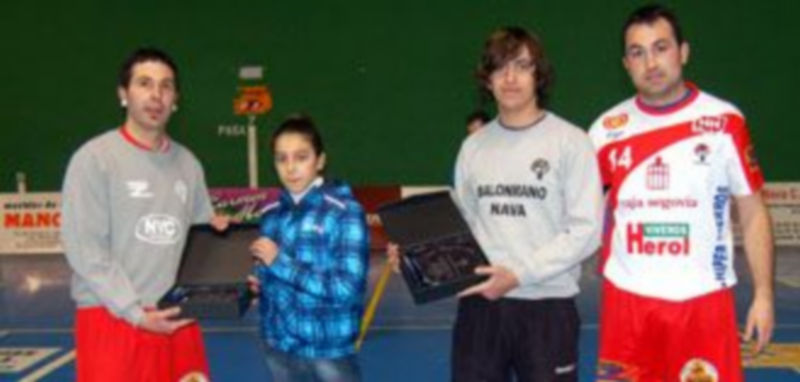 Los jugadores Alba Herranz y César Moreno