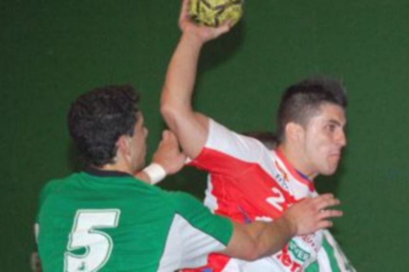 La capacidad de juego del Nava le llevó a superar el partido./ A. Marugán