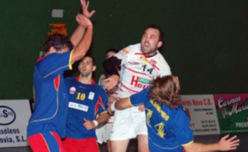 Gesto del capitán navero Carlos Villagrán