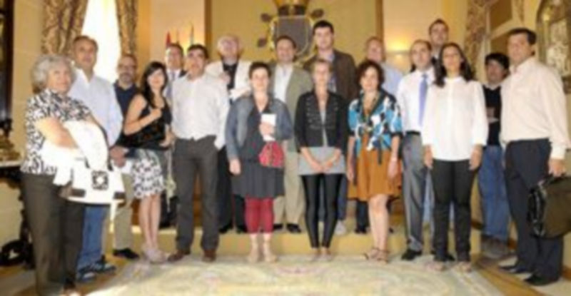 Los representantes de las empresas que han recibido la ayuda. / Alberto Benavente