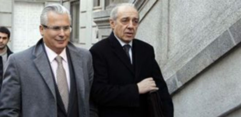 El juez Baltasar Garzón a la entrada de la Audiencia./ EUROPA PRESS