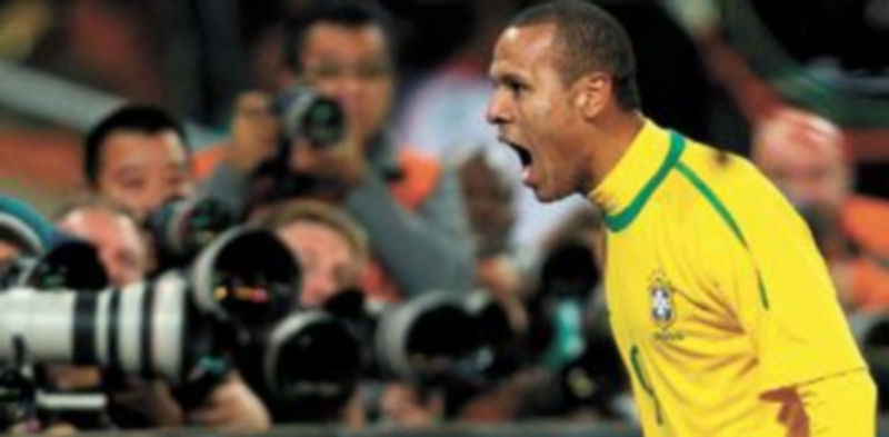 Luis Fabiano firmó los dos primeros tantos del conjunto que dirige Dunga. / Antonio Lacerda (Efe)