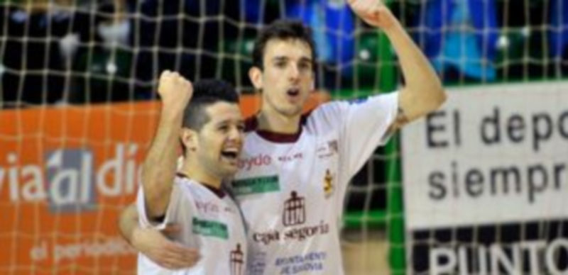 David y Borja Blanco celebran uno de los goles logrados ante el Manacor. / KAMARERO