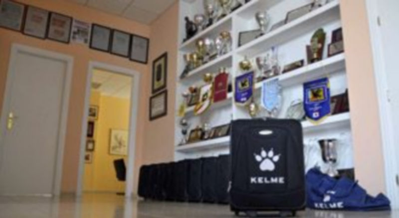 Imagen de la sede que fue ocupada por el Caja Segovia en los primeros días de 2005 y que ha sido vendida por el club. / Juan Martín