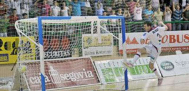 Borja Blanco marca a puerta vacía el sexto y definitivo gol del Caja Segovia ante ElPozo Murcia