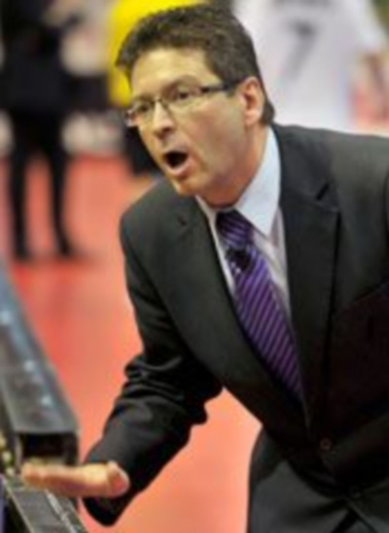 Gesto de Tomás de Dios durante un encuentro anterior. / Kamarero