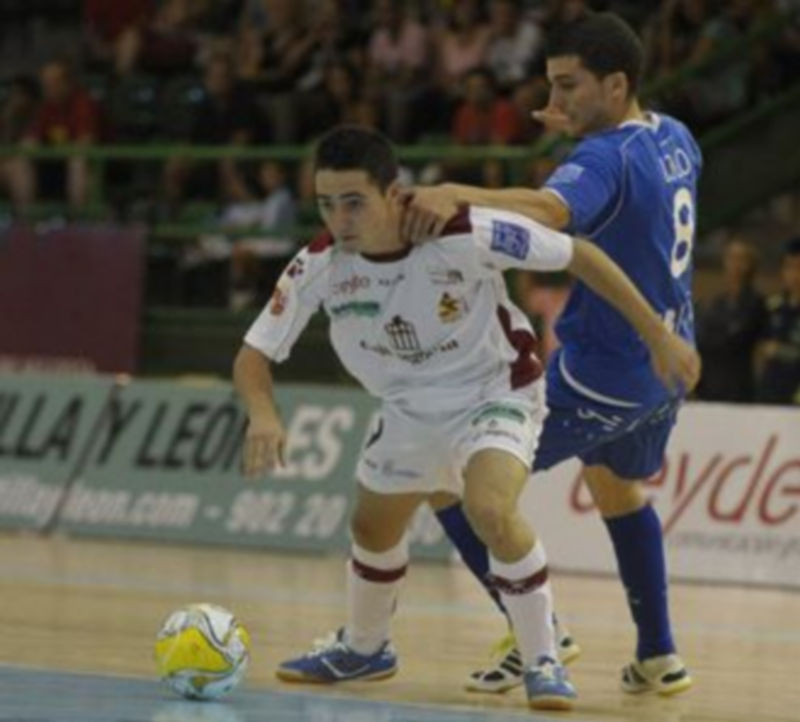 Imagen del encuentro de la primera vuelta entre el Caja Segovia y el Benicarló. /Alberto Benavente