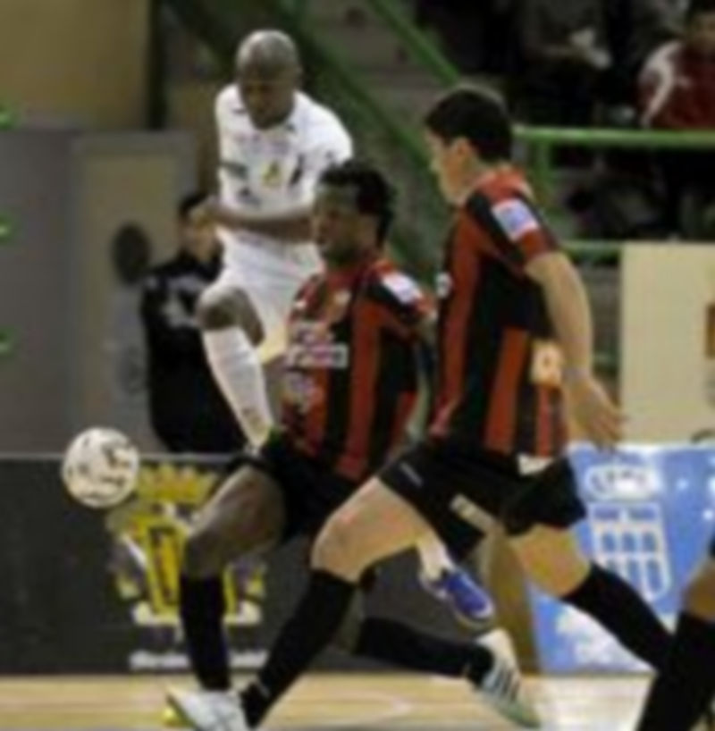 La presencia de Tobe –en la imagen