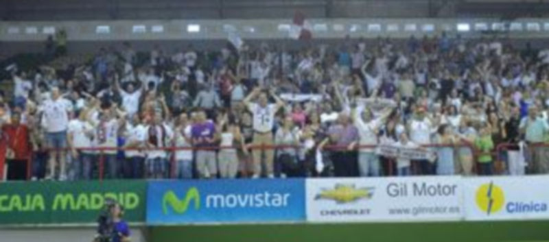 Un buen número de aficionados del Caja Segovia