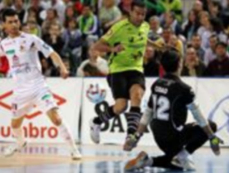 Jugada de ataque del Manacor ante el portero Cidao. / LNFS