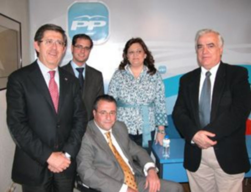Jesús Postigo ha presentado a los cuatro nuevos integrantes de la lista del PP por Segovia./ EL ADELANTADO