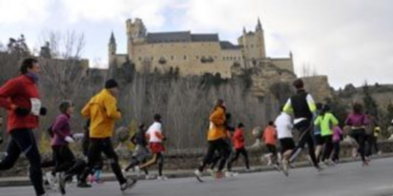 Momento de la salida de la primera Carrera Monumental ‘Ciudad de Segovia’