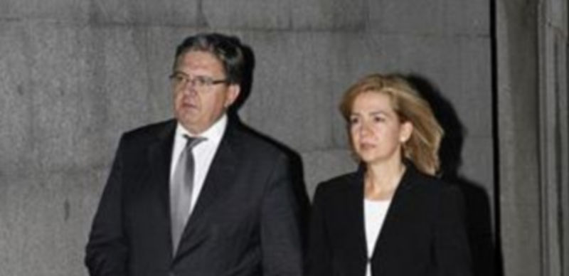 El secretario de las Infantas junto a Cristina de Borbón en una imagen de archivo./ EUROPA PRESS