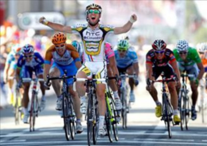 El ciclista británico Mark Cavendish (c)