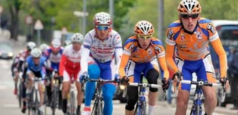 Varios corredores de la última edición de la Vuelta a los Pinares. / EL Adelantado