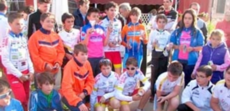 Los ganadores de la competición de escuelas celebrada en Cuéllar. / Ana Gómez Somoza