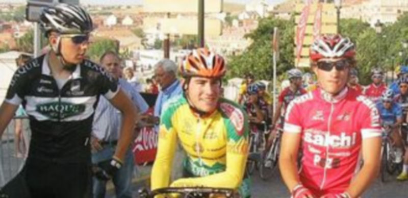 Alonso Sastre (en el centro de la imagen) es uno de tres ciclistas segovianos que será premiado en la gala. / El Adelantado