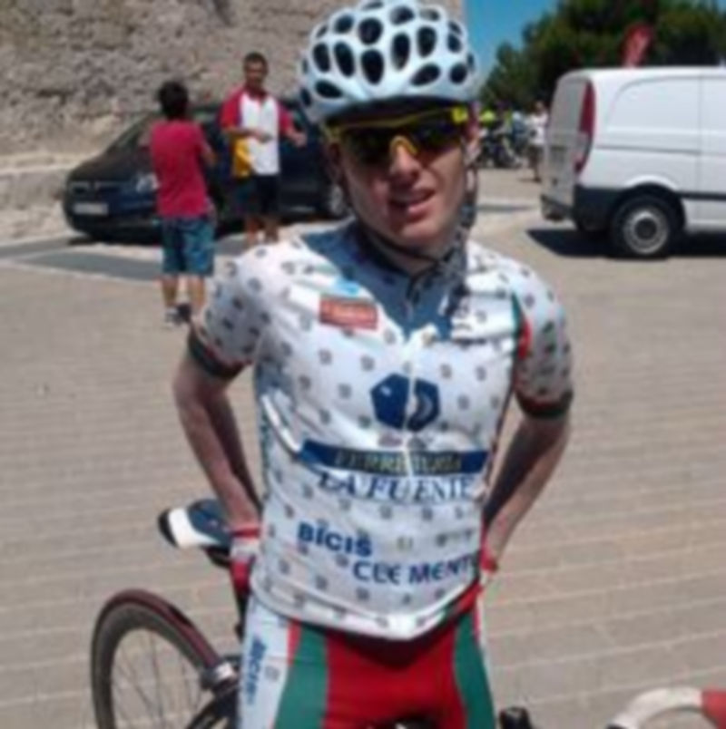 Andrés López posa en la salida de la carrera de Peñafiel. / El Adelantado