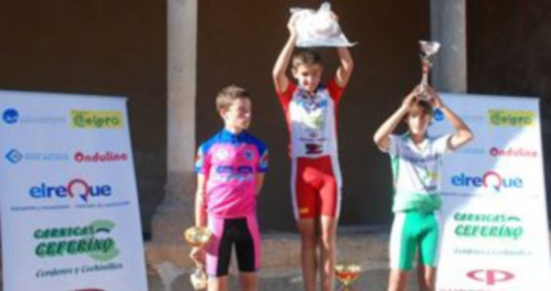 Imagen de uno de los podiums del Trofeo de Escuelas del Barrio de San Lorenzo. / El Adelantado