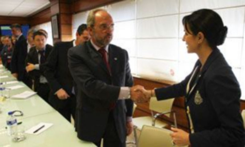 Silvia Clemente se reúne con representantes de figuras de calidad y proveedores de lechazo y las cadenas de distribución para presentar la acción comercial./ICAL