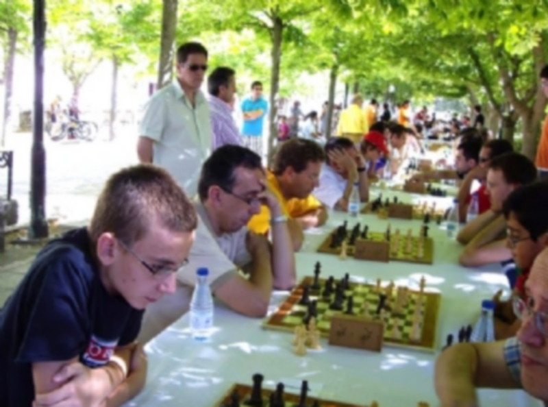 El III Torneo de Ajedrez ‘Villa de Cuéllar’ se celebrará el día 19 1 La edición pasada del torneo de ajedrez contó con más de 70 jugadores. / C.N.