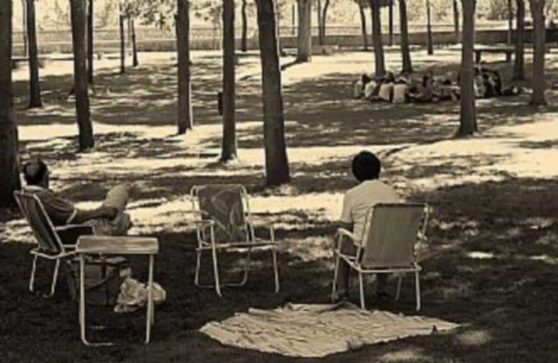 La Alameda de La Fuencisla es uno de los lugares elegidos por los segovianos para refrescarse en verano. / Lara Mazagatos