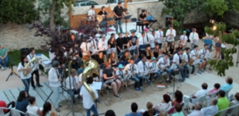 Los locales de ‘The Big Band Theory’ junto a miembros de la ‘Brick House Big Band’./ Chantal Núñez