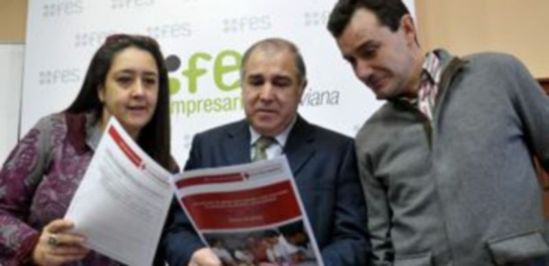 Un momento de la presentación de la campaña en la FES./ JUAN MARTÍN