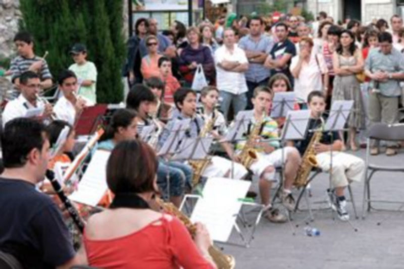 Los alumnos mostrarán sus conocimientos a los vecinos en el tradicional Paseo Musical el domingo 21./Gabriel Gómez