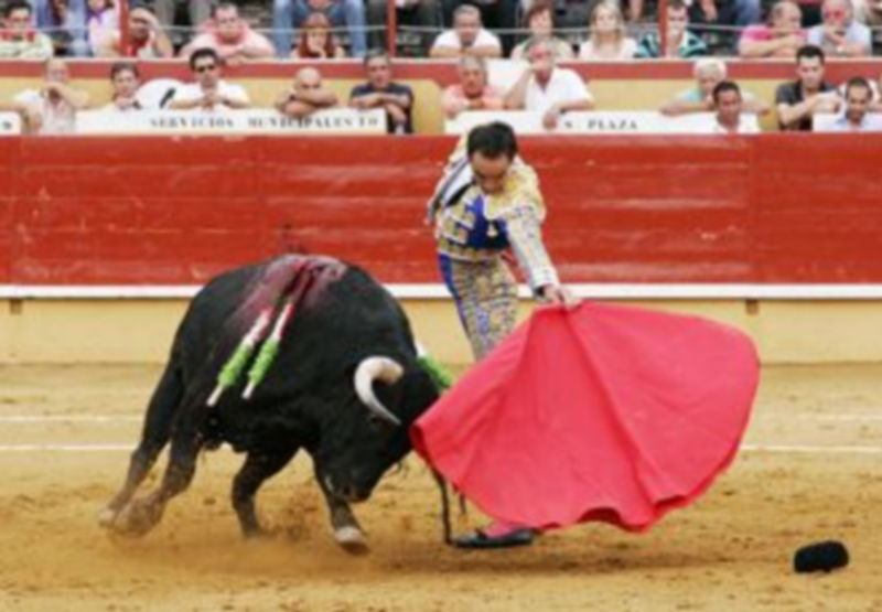 El Cid durante su participación en la corrida del miércoles de la feria de 2008./Gabriel Gómez