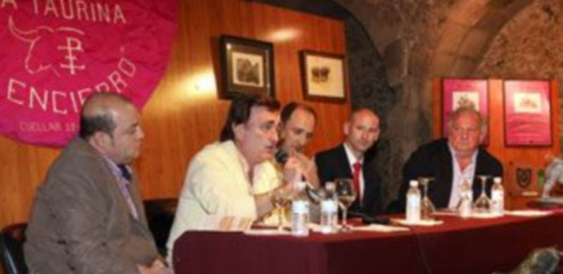 El alcalde de la villa expuso en  esta jornada su opinión sobre la autogestión de los festejos. / Gabriel Gómez