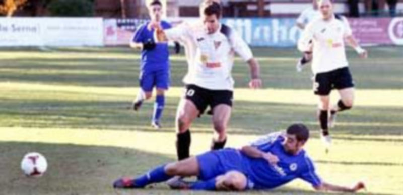 Jugada defensiva del Cuéllar Electricidad Eufón