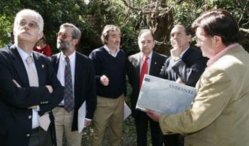 Un momento de la visita de Gerardo Arias a la Villa