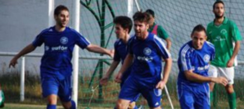 Varios jugadores del Cuéllar Electricidad Eufón celebran un gol en un partido anterior. / El Adelantado