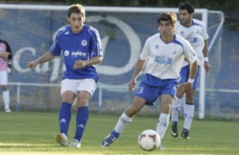Jugada del encuentro de la primera vuelta entre el Almazán y el Cuéllar Electricidad Eufón. / Diario de Soria