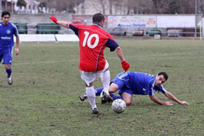 Un jugador del Cuéllar Electricidad Eufón