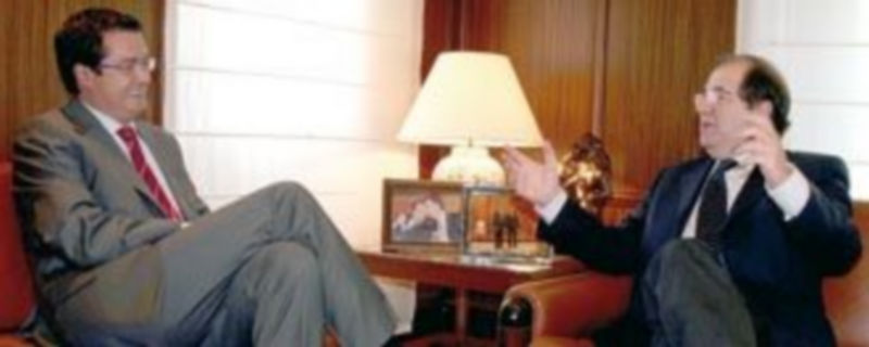 Imagen de Oscar López y Juan Vicente Herrera (d) en una reunión mantenida el pasado mes de septiembre de 2009. / Ical