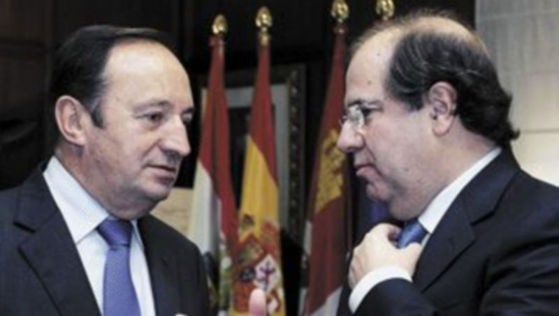 Juan Vicente Herrera (d) recibe en la sede de la Presidencia al jefe del Gobierno de La Rioja