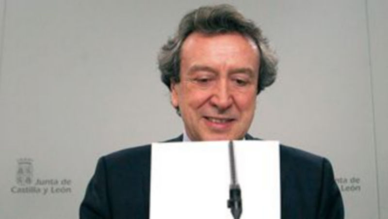 De Santiago-Juárez comparece en rueda de prensa para informar de los asuntos abordados en el Consejo de Gobierno. / Ical