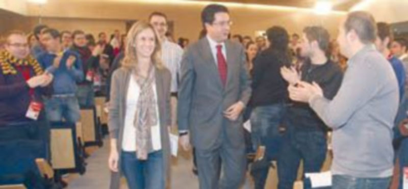 Óscar López y la ministra Cristina Garmendia llegan a la clausura del II Foro de Movimientos Sociales de Juventudes Socialistas en Valladolid. / Ical