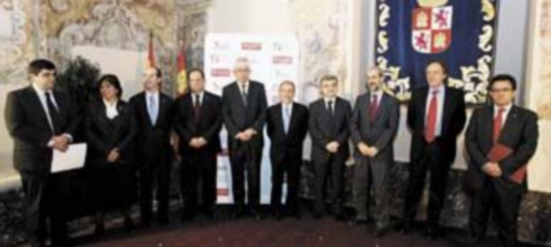 Los rectores de las universidades de Castilla y León posan junto al director general de Universidades