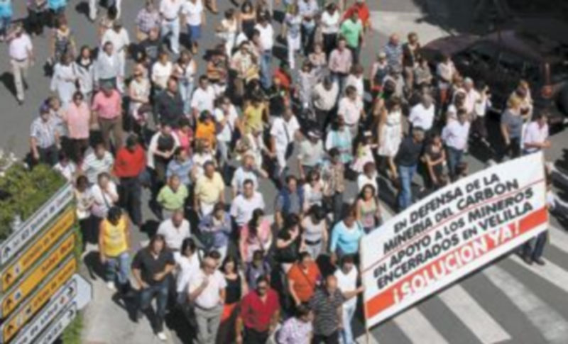 Cabeza de la manifestación en defensa del carbón. / Efe