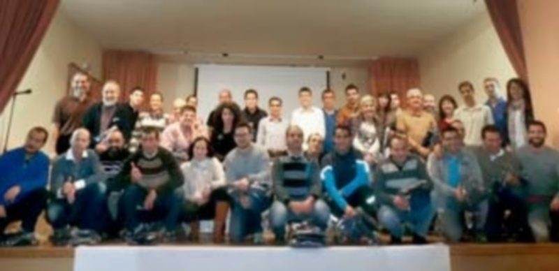 Foto de familia con los protagonistas del acto de cierre del Circuito de Carreras Pedestres. / L. Matarranz