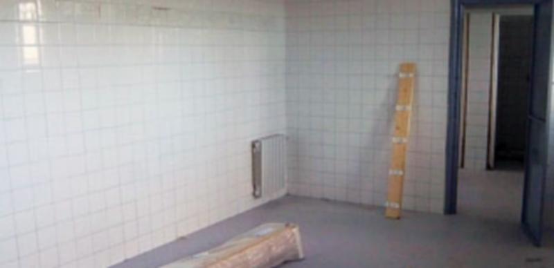 La enésima reforma necesaria 1 Vestuarios del campo de La Albuera tras la remodelación realizada en octubre de 2004. / KAMARERO