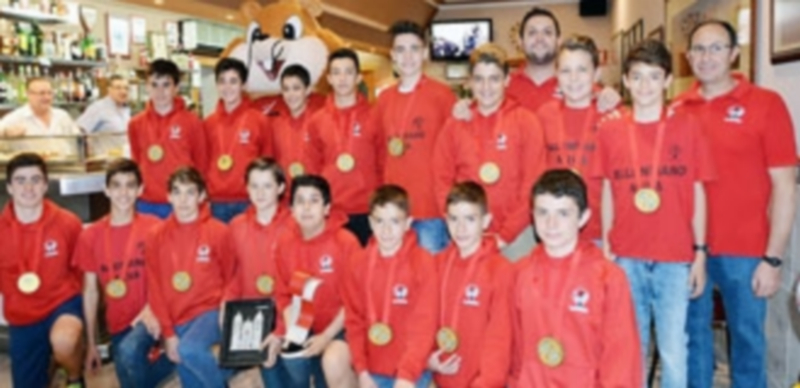Los infantiles del Nava se hacen con el campeonato autonómico 1 El equipo del Balonmano Nava que se hizo con el título de campeones autonómicos. / AMADOR MARUGÁN