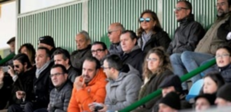 Imagen del palco de La Albuera durante el partido ante el Unionistas